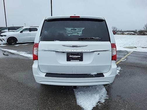 2015 Chrysler Town & Country S