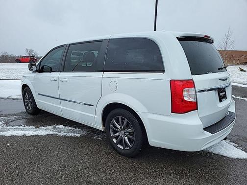 2015 Chrysler Town & Country S
