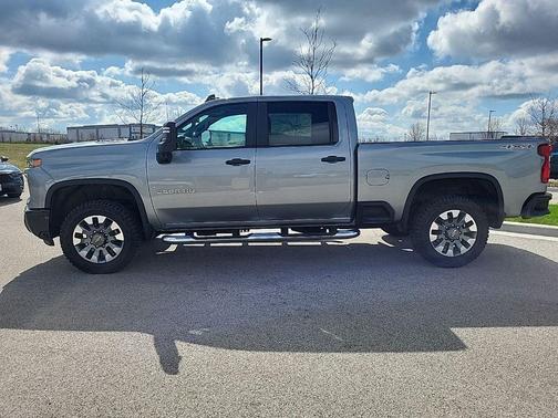 2024 Chevrolet Silverado 2500 Custom
