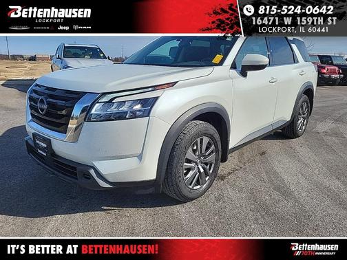 2022 Nissan Pathfinder SV