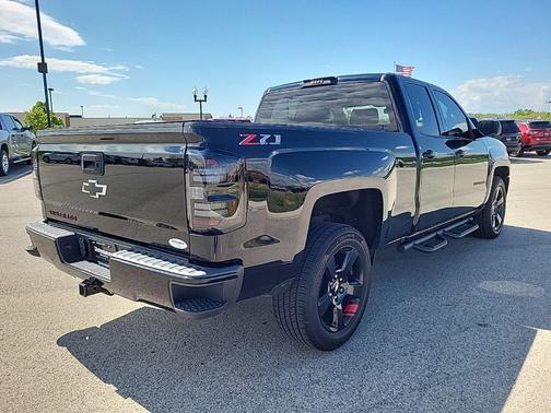 Black 2018 Chevrolet Silverado 1500 LT