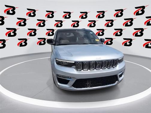 2022 Jeep Grand Cherokee Summit