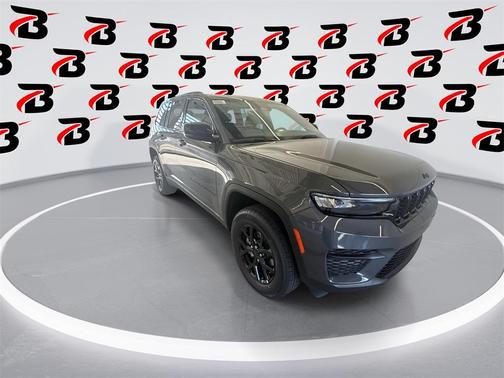 2025 Jeep Grand Cherokee Laredo