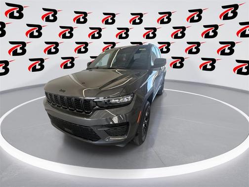 2025 Jeep Grand Cherokee Laredo