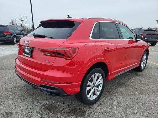2022 Audi Q3 45 S line Premium