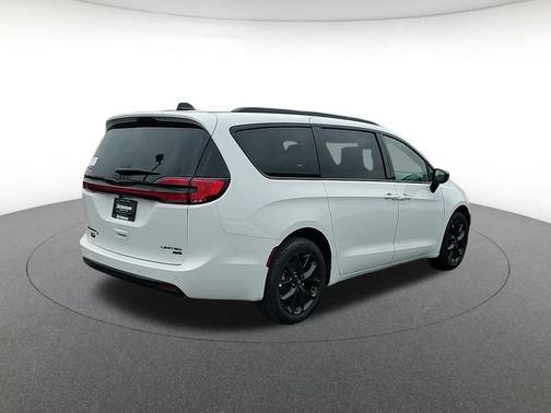 Bright White Clearcoat 2026 Chrysler Pacifica Limited