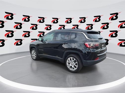 2022 Jeep Compass Latitude Lux