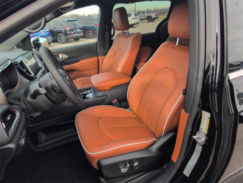 2026 Chrysler Pacifica Pinnacle