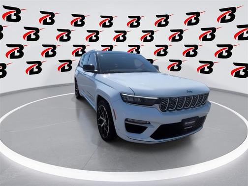 2022 Jeep Grand Cherokee Summit