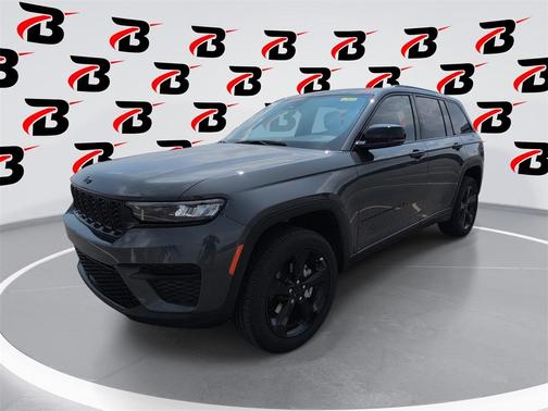2025 Jeep Grand Cherokee Laredo