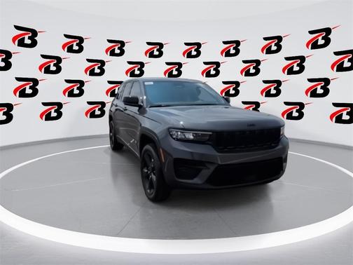 2025 Jeep Grand Cherokee Laredo