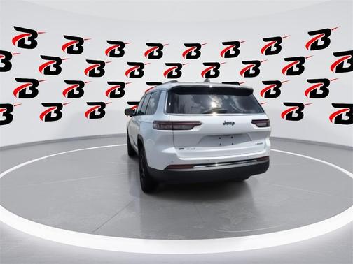 2022 Jeep Grand Cherokee L Laredo