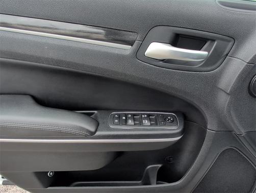 2018 Chrysler 300 Touring