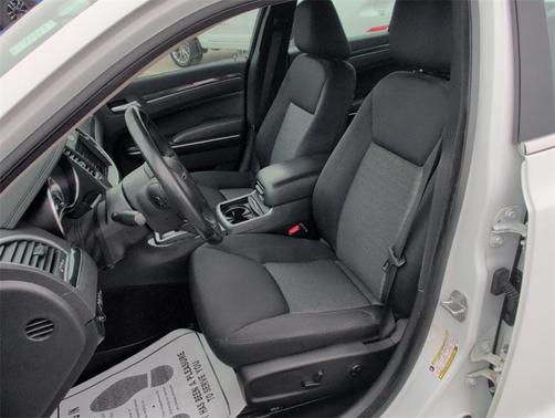 2018 Chrysler 300 Touring