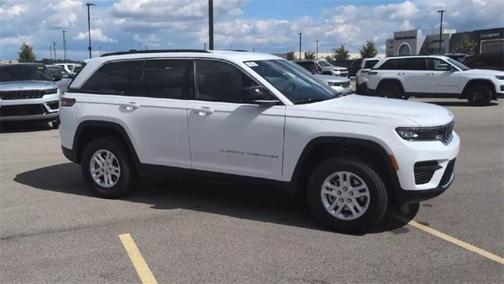 2025 Jeep Grand Cherokee Laredo