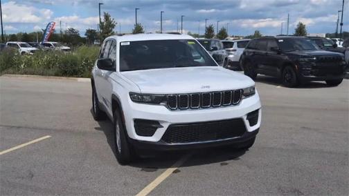 2025 Jeep Grand Cherokee Laredo