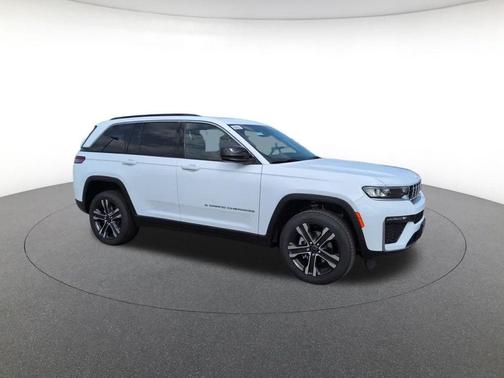 White 2027 Jeep Grand Cherokee Sport