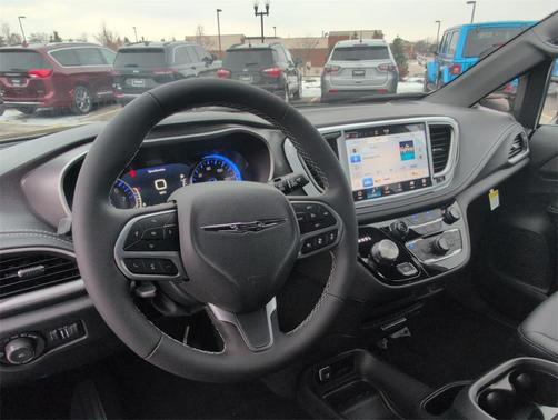 2026 Chrysler Pacifica Select