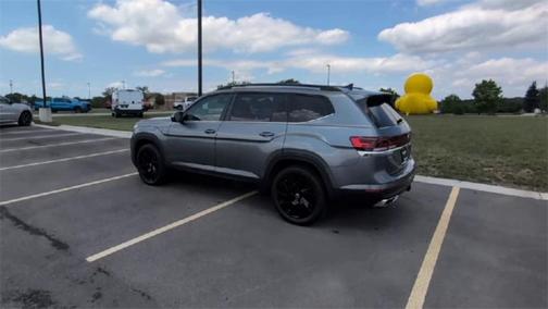 2024 Volkswagen Atlas 2.0T SE
