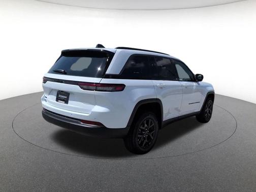 Bright White Clearcoat 2026 Jeep Grand Cherokee Sport