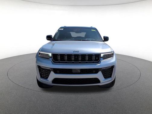 Silver Zynith 2026 Jeep Grand Cherokee Summit