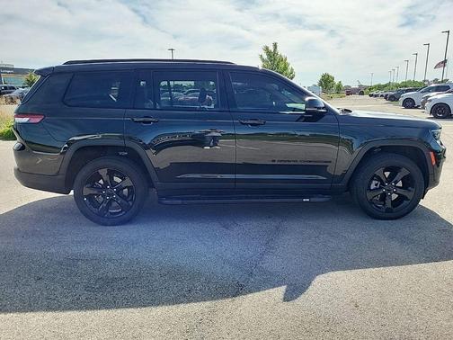 Rocky Mountain Pearlcoat 2023 Jeep Grand Cherokee L Limited