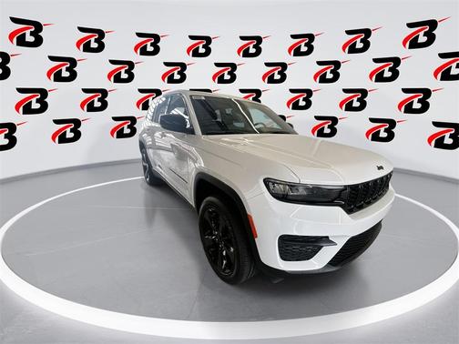 2025 Jeep Grand Cherokee Laredo