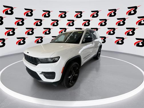 2025 Jeep Grand Cherokee Laredo