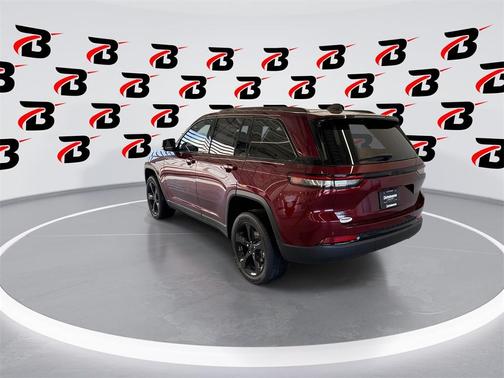 2025 Jeep Grand Cherokee Laredo