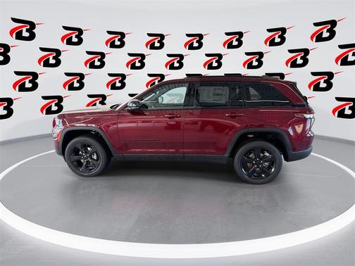 2025 Jeep Grand Cherokee Laredo