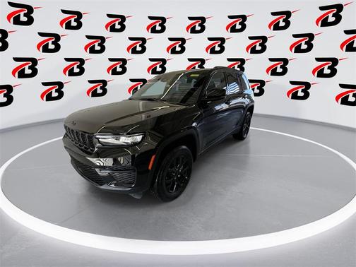 2025 Jeep Grand Cherokee Laredo