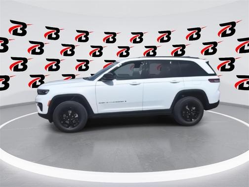 2025 Jeep Grand Cherokee Laredo