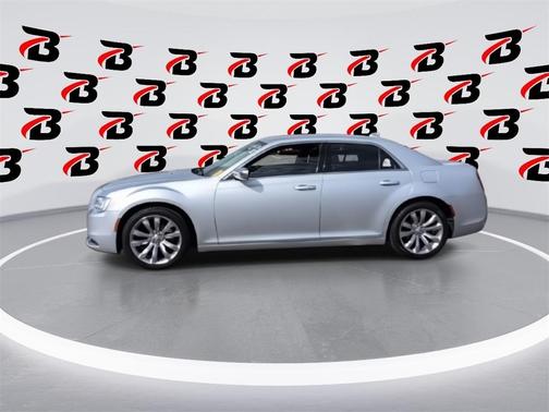 2019 Chrysler 300 Touring