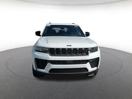 2026 Jeep Grand Cherokee Laredo