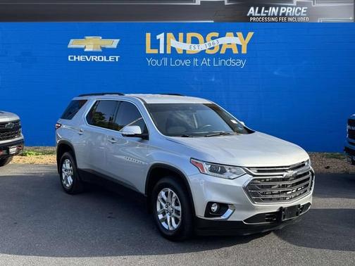 Silver Ice Metallic 2021 Chevrolet Traverse LT Cloth