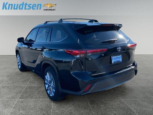 Midnight Black Metallic 2023 Toyota Highlander Limited