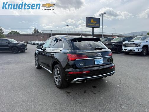 Mythos Black Metallic 2024 Audi Q5 45 S line Premium