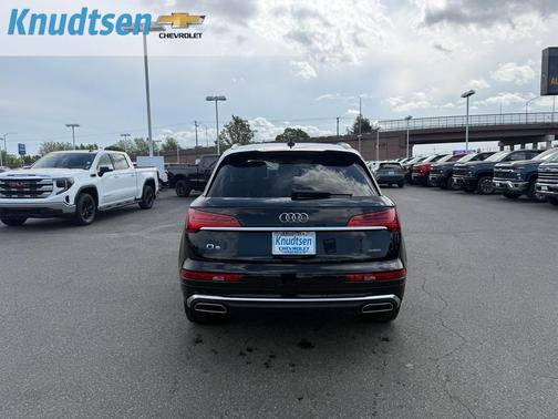 Mythos Black Metallic 2024 Audi Q5 45 S line Premium