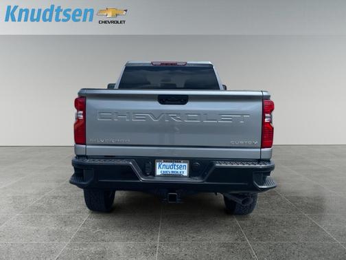 Sterling Gray Metallic 2026 Chevrolet Silverado 2500 Custom