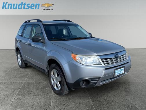 Ice Silver Metallic 2012 Subaru Forester 2.5X