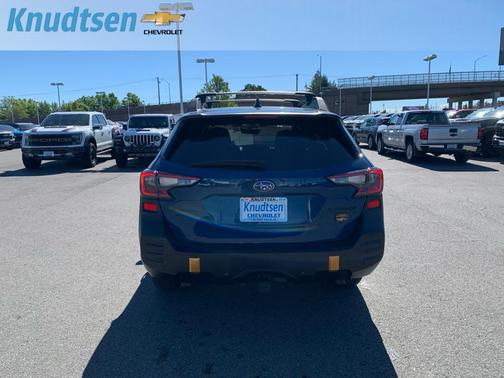 Geyser Blue 2025 Subaru Outback Wilderness