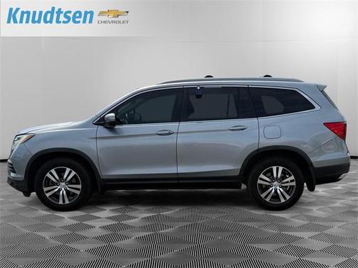 Lunar Silver Metallic 2016 Honda Pilot EX