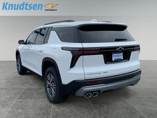 Summit White 2026 Chevrolet Traverse LT