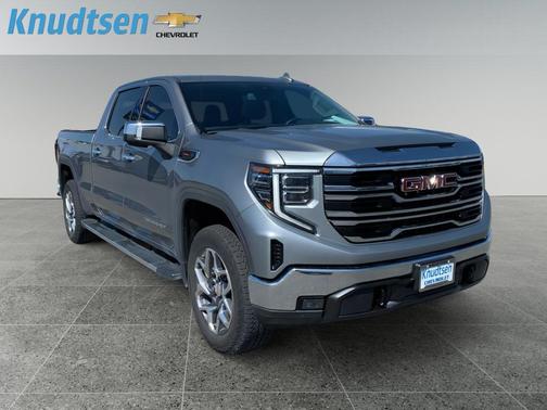 Sterling Metallic 2024 GMC Sierra 1500 SLT