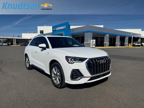 2024 Audi Q3 45 S line Premium Plus