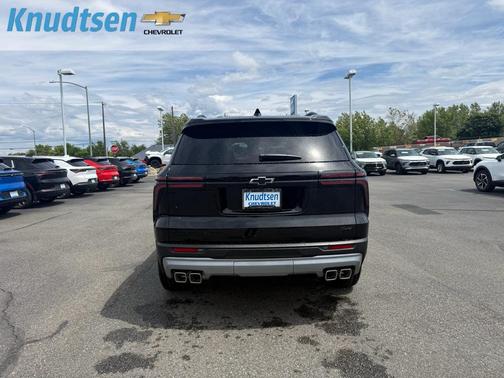 Mosaic Black Metallic 2026 Chevrolet Traverse AWD Z71