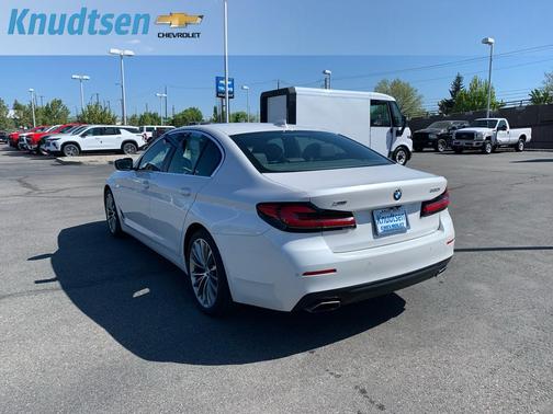 Mineral White Metallic 2023 BMW 530 i xDrive
