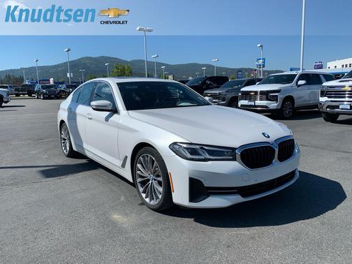 Mineral White Metallic 2023 BMW 530 i xDrive