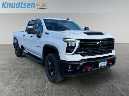 Summit White 2026 Chevrolet Silverado 3500 LT