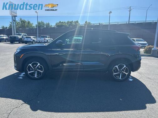 Mosaic Black Metallic 2023 Chevrolet Trailblazer RS